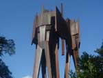 Monumento em homenagem a Castello Branco, de autoria de Carlos Tenius, no Parc�o. Datada de 1979, a obra � uma escultura encomendada por um grupo de empres�rios