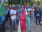 Cerca de 2 mil pequenos produtores rurais gachos ligados  Federao dos Trabalhadores na Agricultura (Fetag) fazem protesto em Porto Alegre, em frente ao Incra, na Vila Chocolato.