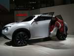 O prottipo Nissan QAZANTA  um avanado hatch equipado com motor eltrico