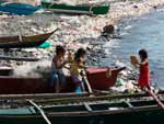 As autoridades das Filipinas elevaram neste domingo para 14 o nmero de mortos por causa do tufo Miranae, que na noite do sbado atravessou a regio sul da ilha de Luzon e adentrou depois no Mar da China Meridional