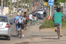 O leitor Alexandre de Oliveira questionou se existe previsão para a construção de ciclovias em algumas ruas da cidade - Rogerio Silva O leitor Alexandre de Oliveira questionou se existe previsão para a construção de ciclovias em algumas ruas da cidade - Rogerio Silva