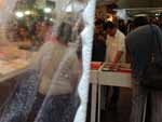 Chuva no espantou frequentadores da Feira do Livro