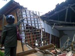 Terremoto de 6,7 graus na Indonsia deixa dois mortos e feridos
