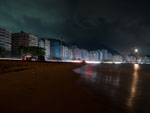 Rio de Janeiro tambm foi atingido pelo apago. Na foto, a praia de Copacabana s escuras