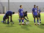 Os jogadores participaram do treino deste domingo no Muscat Stadium