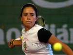 Stefania Haddad ajudou a equipe de Itaja a ser campe da disputa de tnis feminino