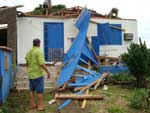 Osvaldo Costa da Rosa, morador do bairro Rinco Baixo, no interior de Taquari, teve a casa destruda pelo temporal