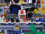 Alm de trens, carros, caminhes, praas e outras construes menores sendo algumas com movimento