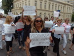 Mulheres protestaram no centro de Porto Alegre contra a proibio do bronzeamento artificial