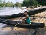 &quot;Aldeia indigena em Anavilhanas, canoa dos indigenas&quot;