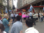 Na manh de hoje, manifestantes protestaram, em Porto Alegre, contra a visita do presidente iraniano, Mahmoud Ahmadinejad