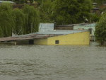 Casas esto quase que totalmente debaixo da gua em Rosrio do Sul