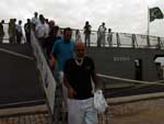 Desembarcaram, por volta das 10h50min, no Porto de Rio Grande, os sobreviventes do acidente com o navio de bandeira turca Dden, que ocorreu na costa gacha, no domingo