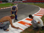 Pessoal dando aquela ltima pintada na zebra