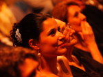 Manuela do Monte acompanhou a premiao e se emocionou com a homenagem feita para ela