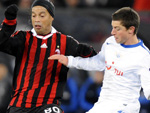 Zurique 1x1 Milan – Ronaldinho Gacho marcou, de pnalti, o gol que de empate do Milan com o Zurique