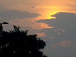 Oi pessoal tirei essa foto em Lajeado .. pr do sol lindo! achei ela maravilhosa :D ento resolvi enviar para vocs ^^