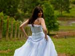 Na bela paisagem da Vincola Laurentia, Rossana Matzenbacher corre entre os parrerais e no cho batido para obter fotos espontneas e originais