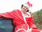 Todos os anos ajudamos as crianas carentes ter um natal mais colorido,com doao de brinquedos e cestas bsicas, me visto de mame noel (Vanisa de Oliveira Gonalves), pra entrar no clima natalino. E as crianas adoram