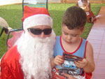 Meu marido vestido de papai noel...foi muito engraado por as crinas descobriram