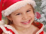 Maria Eduarda, tem 4 aninhos e adora natal! Ela queria se vestir de mamae noela, para fazer as pessoas sorrirem muito e ficarem felizes!