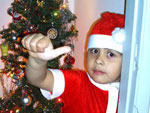 O Matheus adora o natal e quer muito ser o papai noelzinho para ento ajudar o papai noel a fazer outras crianas mais felizes