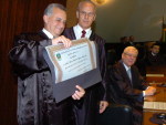 Aps o Tribunal de Justia (TJ) do Rio Grande do Sul negar o pedido dos servidores do Tribunal de Contas do Estado (TCE), o deputado estadual Marco Peixoto (PP) tomou posse hoje como conselheiro do rgo, informa o reprter da Rdio Gacha Jocimar Farina
