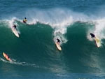 Ondas gigantes em Waimea Bay.