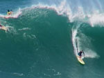 Ondas gigantes em Waimea Bay.