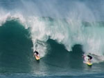 Ondas gigantes em Waimea Bay.