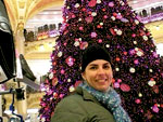 “A rvore de Natal montada dentro das Galerias Lafayette, em Paris. Difcil saber se  mais bonito dentro ou fora da galeria.” Andrea Becker, de Porto Alegre, no Natal de 2008