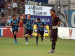 Alex (D) marcou o gol do ttulo gremista aos 31 minutos do primeiro tempo