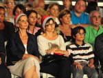 A governadora Yeda Crusius assistiu s apresentaes ao lado do neto e da filha, Tarsila Crusius