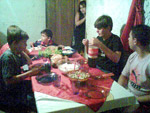 A famlia reunida para comemorar o Natal da direita para a esquerda: Natanael, Michael, Jssica, Daniel, Matheus e Gabriel
