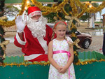 Segue a foto da Julia Scheffler Neutzling, de So Loureno do Sul-RS, Recebe o Papai Noel na sua Carroa totalmente efeitada, foi uma linda recepo