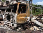 Residncias e veculos ficaram completamente destrudos