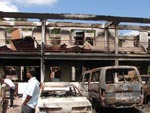 Residncias e veculos ficaram completamente destrudos