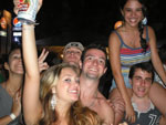 Lua, ris, Daniel, Gilberto, Regina e Israel no Planeta