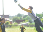 Goleiro Pedro Paulo voa no treino