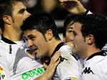 Valencia 4x1 Villarreal – David Villa, Juan Manuel Mata e Joaquin Sanchez celebram gol do Valencia, que goleou o Villarreal