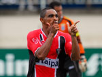 Lima marcou os dois gols da vitria do JEC 