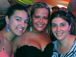 Rosaura e Vanessa com a Tati, da Chimarruts, no Camarote da Vivo