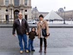 Arlindo Moreira de Castilhos Junior, Gustavo Achutti Castilhos e Rita de C�ssia Castilhos, de Blumenau, em Paris, Fran�a - Dezembro de 2009