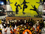 Pinturas africanas marcaram presena no desfile da Imprio do Sol.