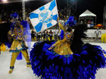 Casal de mestre-sala e porta-bandeira da Bambas da Orgia.