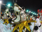 Comisso de frente da Acadmicos do Gravata fez coreografia com espelhos.