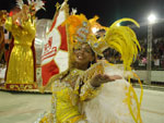 Porta-estandarte da Imperadores do Samba mostrou beleza e empolgao no Porto Seco.