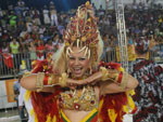  frente da bateria da Acadmicos de Niteri, musa demonstrou samba no p.