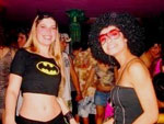Vernica Costa e grande amiga, Karine Paust, festa num salo fechado de Porto Alegre.