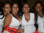 Fernanda, Tais, Tassia e Mariete, minutos antes da concentrao da Restinga 